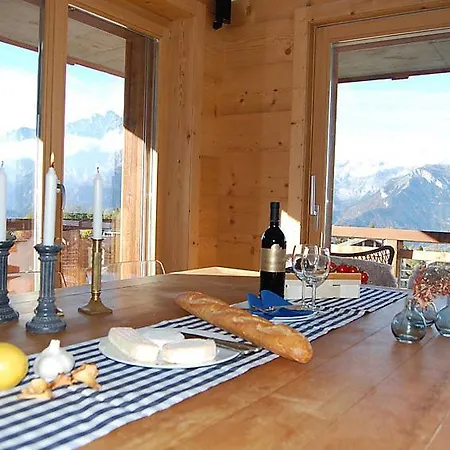 Haute Sleeps 8 Pool Wifi 公寓
