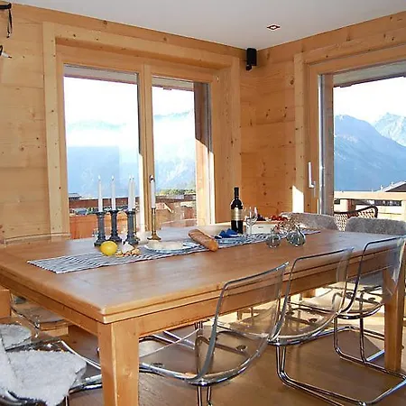 Haute Sleeps 8 Pool Wifi